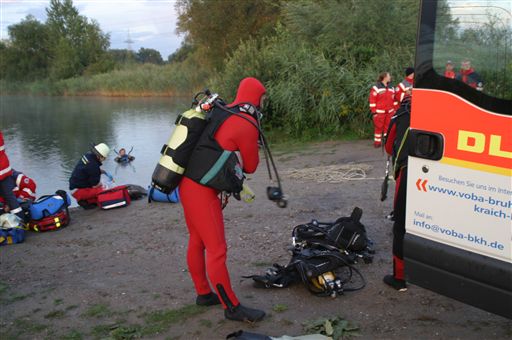 Übung DLRG DRK Bergung eines Autos (Teil 2)