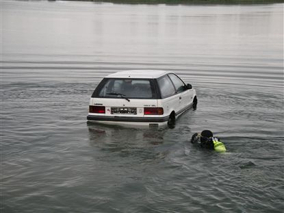 Übung DRK DLRG Bergung eines Autos aus dem Erlichsee