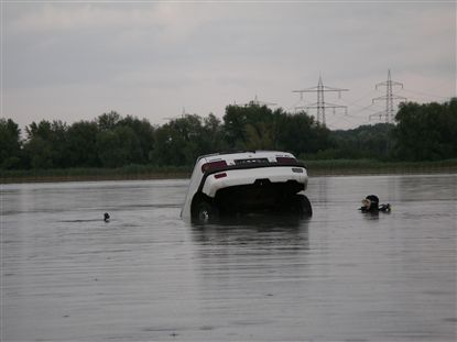 Übung DRK DLRG Bergung eines Autos aus dem Erlichsee