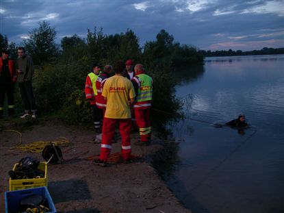 Übung DRK DLRG Bergung eines Autos aus dem Erlichsee