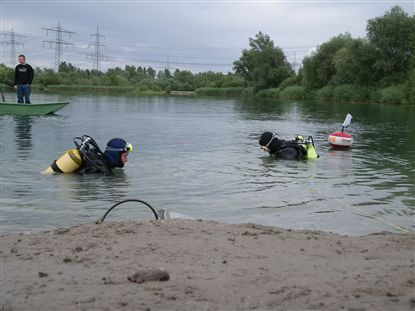 Übung DRK DLRG Bergung eines Autos aus dem Erlichsee