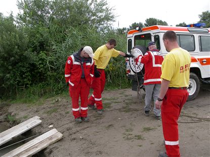 Übung DRK DLRG Bergung eines Autos aus dem Erlichsee