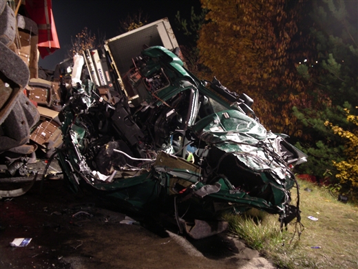 schwerer LKW Unfall auf der B36