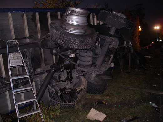 schwerer LKW Unfall auf der B36