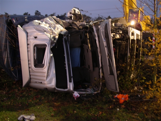 schwerer LKW Unfall auf der B36