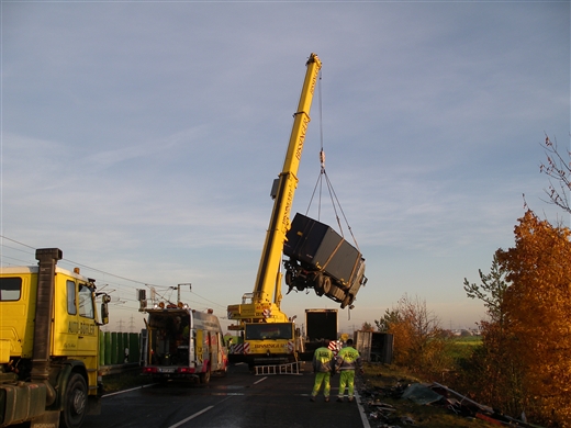 schwerer LKW Unfall auf der B36